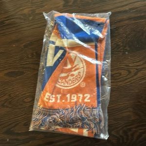 My islanders scarf
